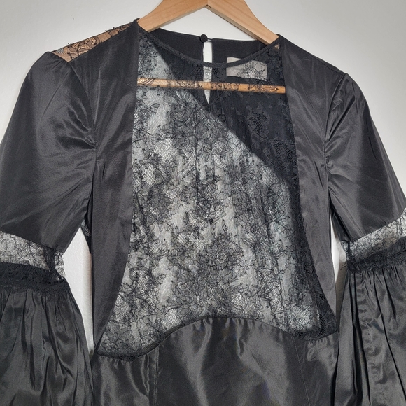 PREEN BY THORNTON BREGAZZI ARYA MINI DRESS BLACK LACE WITH BELL SLEEVES SZ. L - Picture 4 of 9